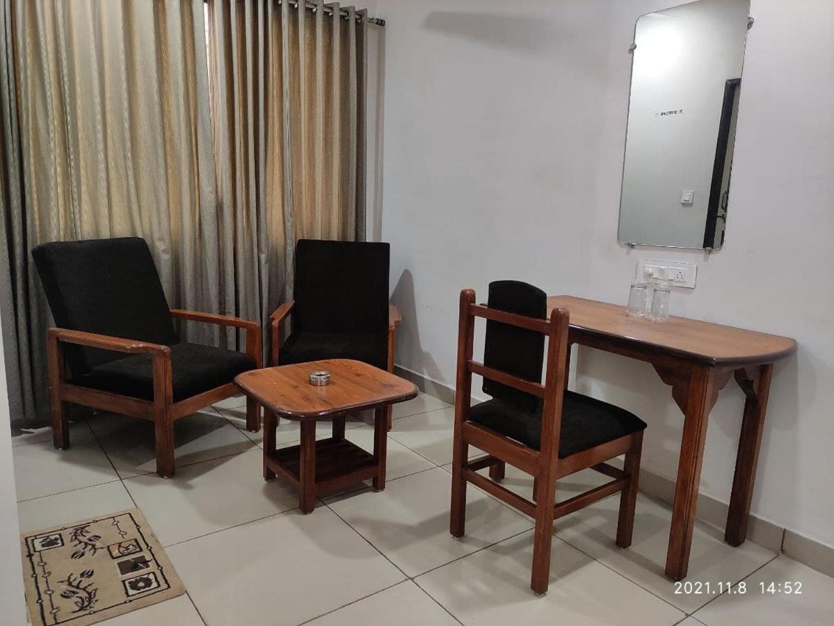 Hotel Tirth Ankleshwar Extérieur photo