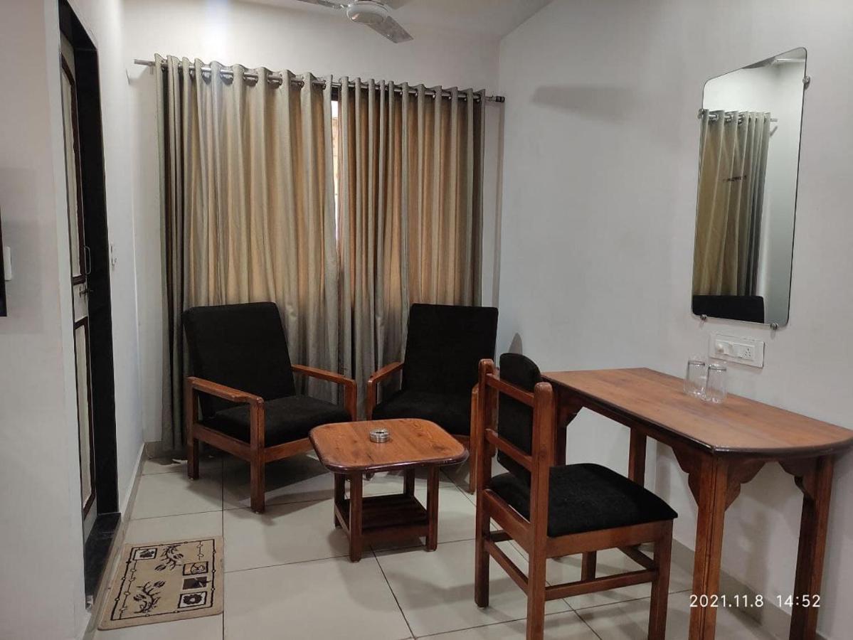 Hotel Tirth Ankleshwar Extérieur photo