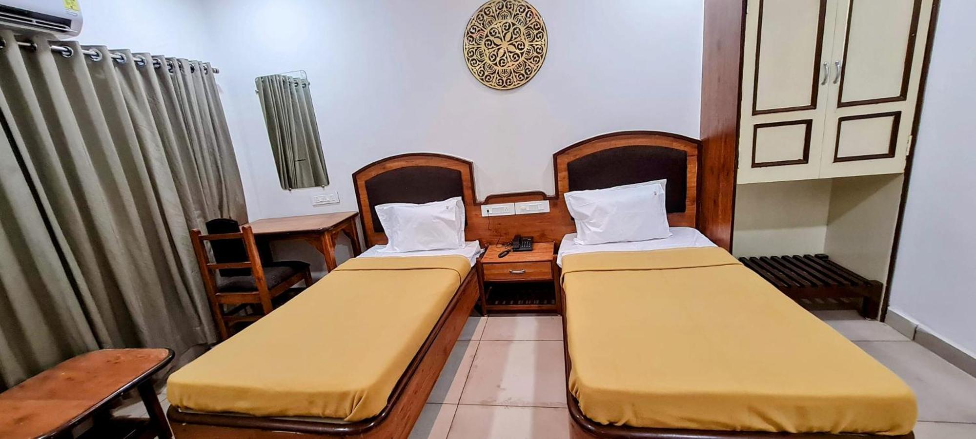 Hotel Tirth Ankleshwar Extérieur photo